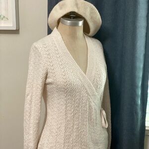 Margaret O'Leary Cream V-Neck Cable Knit Sweater M
